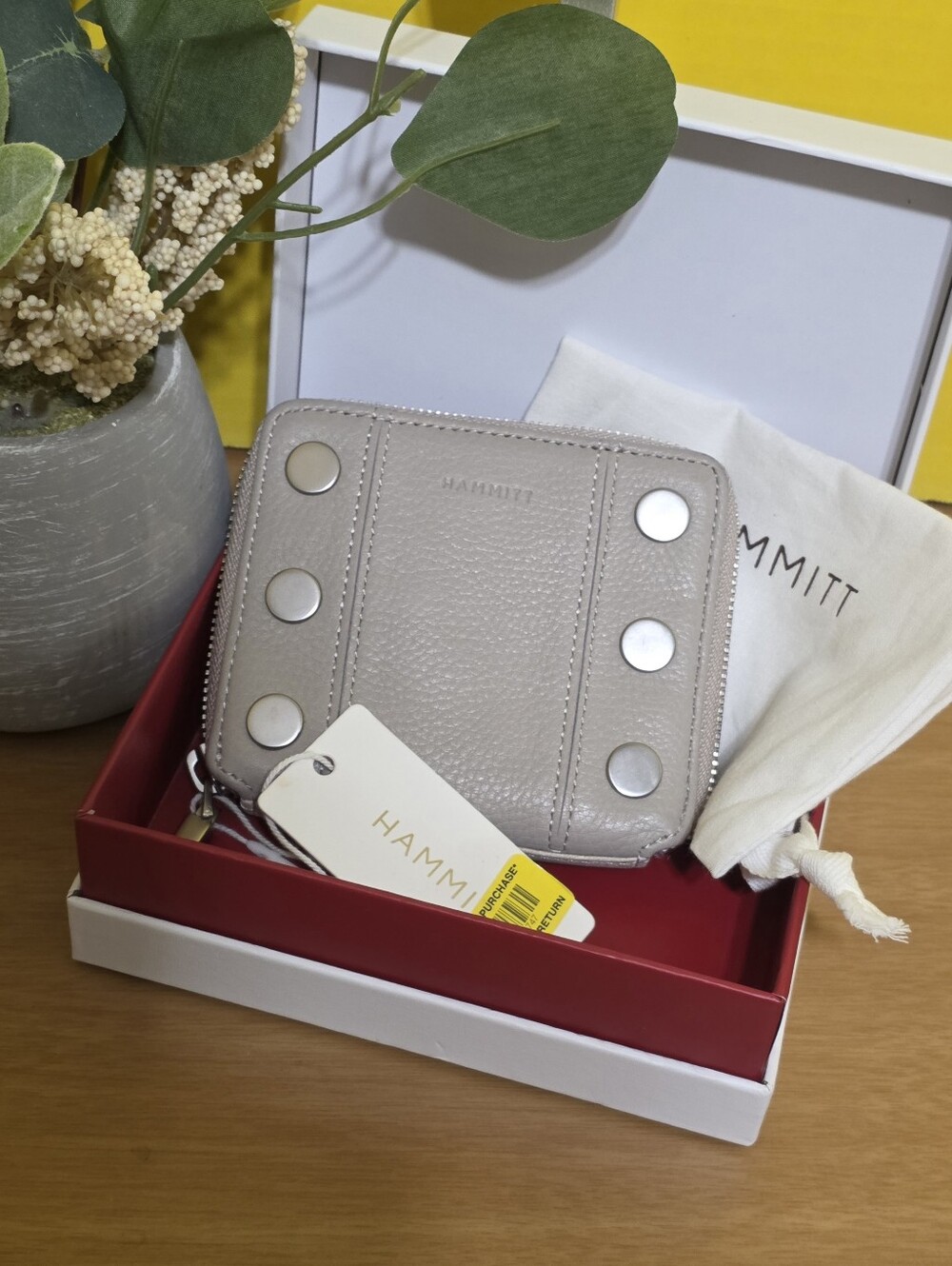 Hammitt 5 North Paved Grey Silver Hardware Pebbled Leather Wallet - Picture 2 of 6